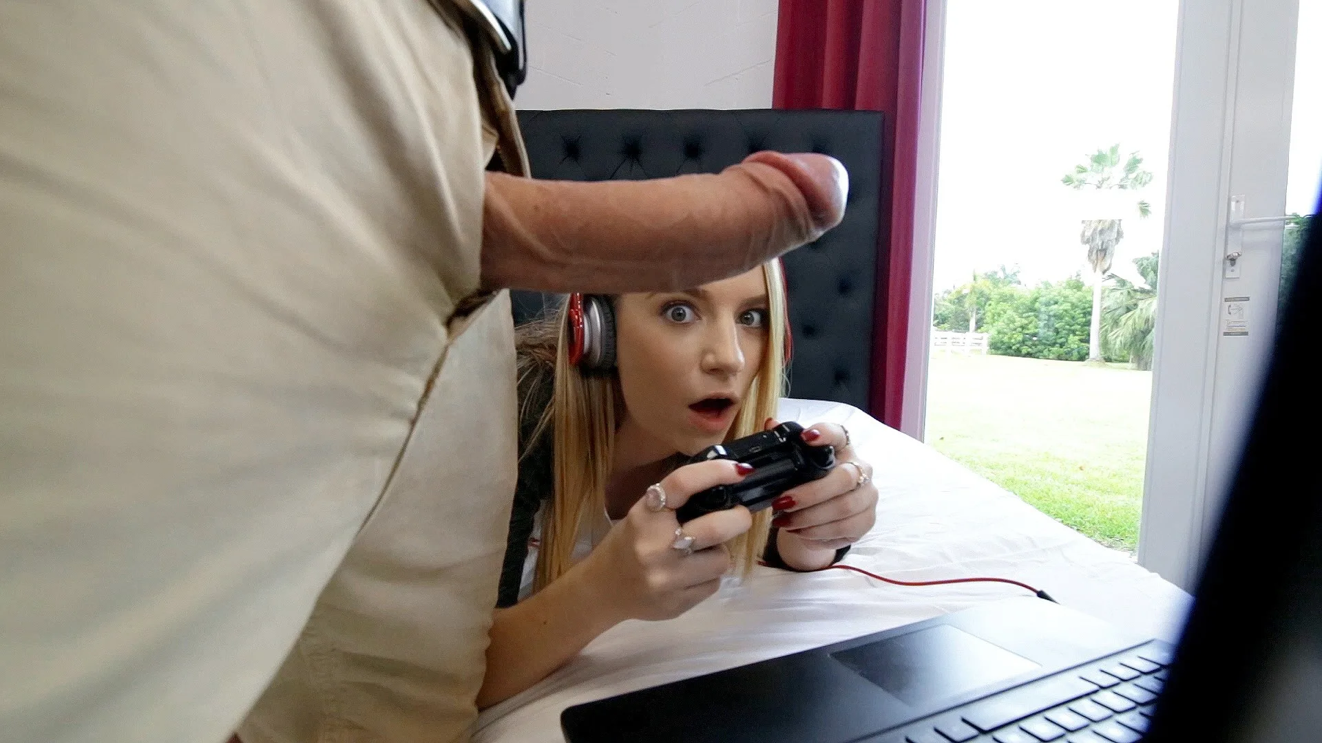Gamer Chick Gets Stretched Out - Don't Break Me